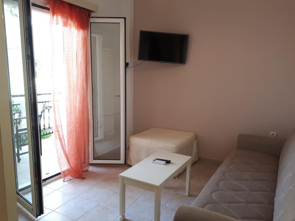 Filorian Hotel Apartments Acharavi  Exterior foto