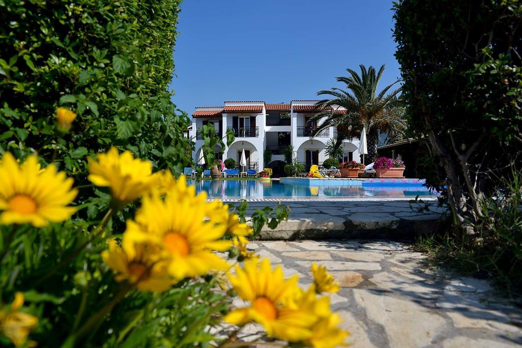 Filorian Hotel Apartments Acharavi  Exterior foto